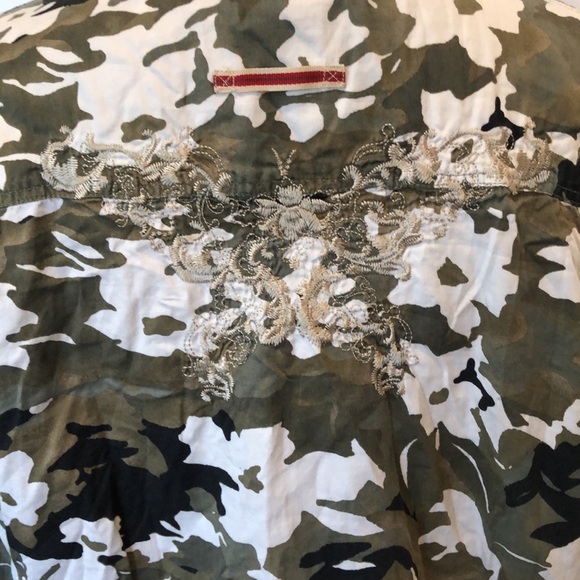 Chico’s (G) camo floral button down shirt size 3  (L) long sleeve with needl… - Picture 7 of 11